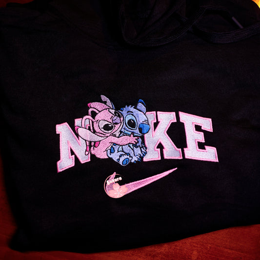 Stitch & Angel abbracciati felpa/tshirt con ricamo