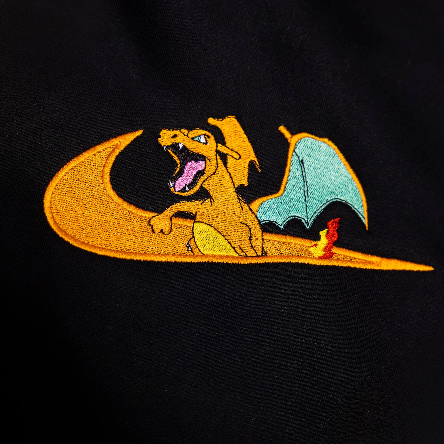 Charizard felpa/tshirt con ricamo (versione 2)