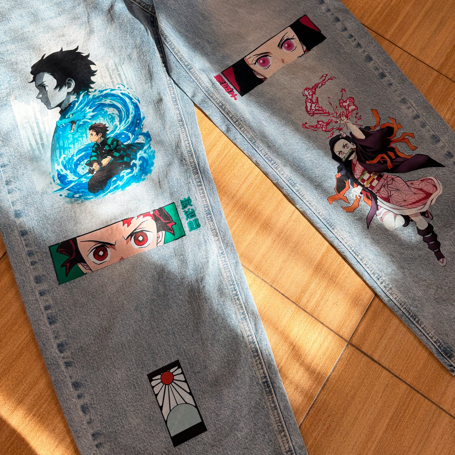 Demon Slayer Jeans con stampa