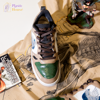Scarpe a tema Attack on Titan